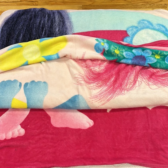 Trolls Colors of Music Blanket, 62 in x 90 in - Picture 4 of 5